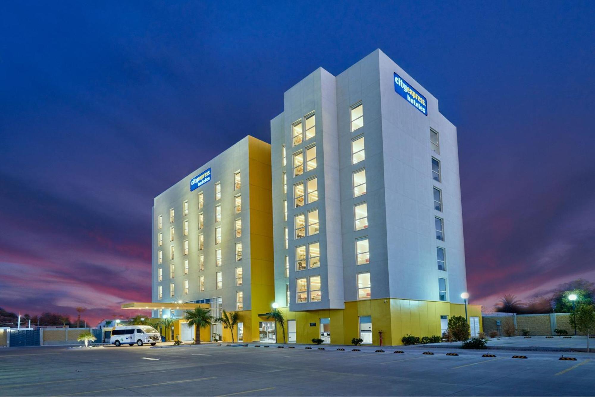 City Express By Marriott Caborca Heroica Caborca Esterno foto
